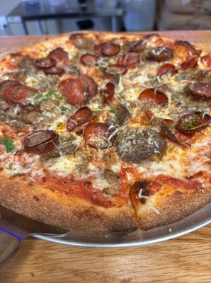Yearling Pizza by null