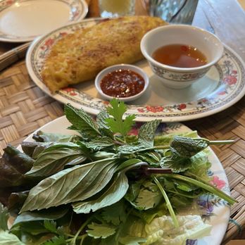 HAI HAI - Vietnamese Crepe with fresh herbs - Vietnamese Near Me - Minneapolis, Minnesota