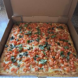 Mario's Pizza Shops - Pizza Margherita