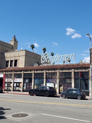 Chapman Plaza by null