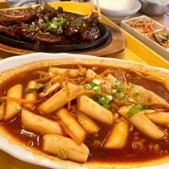 Kbop Korean Bistro - Rice cake in spicy sauce - Korean Near Me - Minneapolis, Minnesota