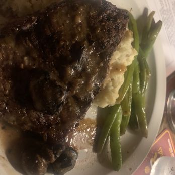 Annabel Lee Tavern - My main course, medium steak (seasoned to perfection), mashed potatoes, and green beans. - Pubs Near Me - Baltimore, Maryland
