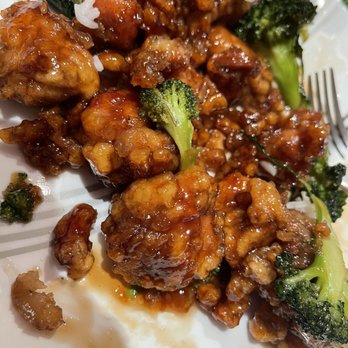 Golden House Kitchen - General Tso chicken - Chinese Near Me - Valley Stream, New York