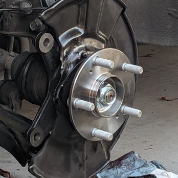 Mobile Brakes And Rotors - Hub pressed into knuckle - Auto Repair Near Me Mobile Brakes And Rotors - Hub pressed into knuckle - Auto Repair Near Me