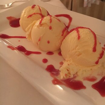 Ristorante La Vigna - Vanilla ice cream - Italian Near Me - Lanark, SLK