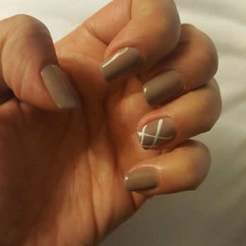 Luxe Nail Lounge - Gel mani with design - Nail Salons Near Me - Fairfax, Virginia