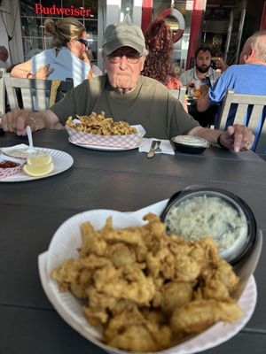 Bigelow's New England Fried Clams by null