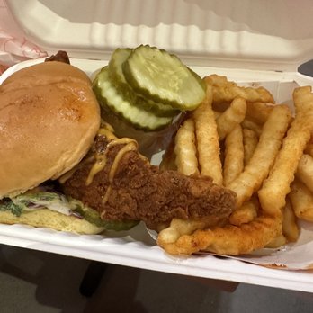 Dave's Hot Chicken - Slider with fries - Chicken Shop Near Me - Meridian, Idaho Dave's Hot Chicken - Slider with fries - Chicken Shop Near Me - Meridian, Idaho