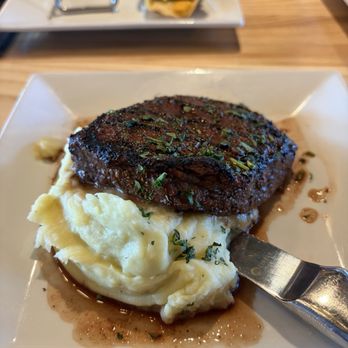 Sedona Taphouse - Charity steak - New American Near Me - Virginia Beach, Virginia Sedona Taphouse - Charity steak - New American Near Me - Virginia Beach, Virginia