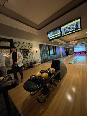High Rollers Luxury Lanes & Sports Lounge by null