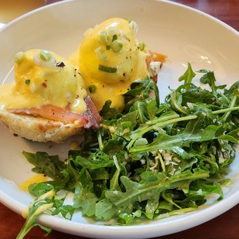 Picnik - Burnet Road - Benedict on a bun - New American Near Me - Austin, Texas Picnik - Burnet Road - Benedict on a bun - New American Near Me - Austin, Texas