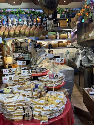 Salumeria Volpetti by null
