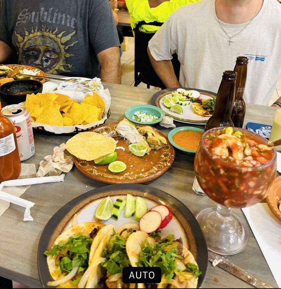 Dos Amigos Market & Cantina