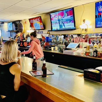 Silverton Cafe - people sitting at the bar - New American Near Me - Cincinnati, Ohio