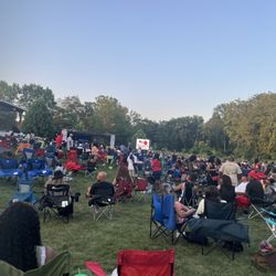 Reynoldsburg Tomato Festival - Nice crowd at the tomato festival