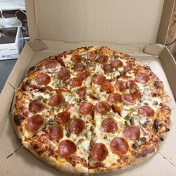 Mill Village Country Store - Large Sausage & pepperoni pizza