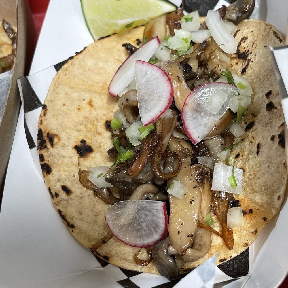 Alma Y Sazon - Carnitas (mushroom) taco - Tacos Near Me - Emeryville, California Alma Y Sazon - Carnitas (mushroom) taco - Tacos Near Me - Emeryville, California