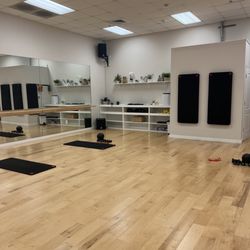 Barre For Life - Inside studio