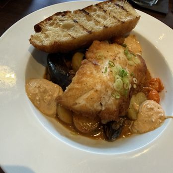 Oxford Place - Halibut with three muscles and two shrimp and potatoes - Southern Near Me - Jacksonville, Florida Oxford Place - Halibut with three muscles and two shrimp and potatoes - Southern Near Me - Jacksonville, Florida
