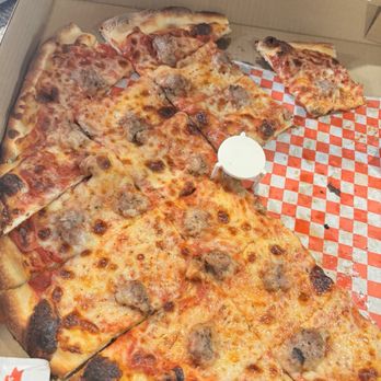Smash And Slice - NY style sausage pizza Garlic knots - Pizza Near Me - Las Vegas, Nevada