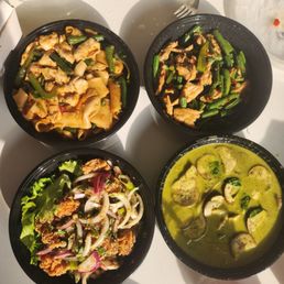 pad kee mao, ka-prow, green curry, crispy chicken yum zap pad kee mao, ka-prow, green curry, crispy chicken yum zap