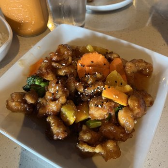 Chili Thai Cuisine - Thai Near Me - Lino Lakes, Minnesota