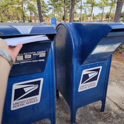 United States Postal Service - Mailing the first batch of Christmas cards :-)