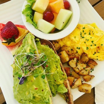 Belle's - Cafes Near Me - Newport, Rhode Island
