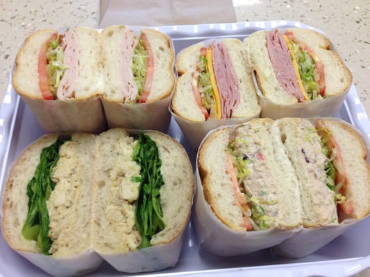 Between the Bun by null