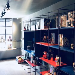 Blend Coffeehouse - Eles também tem action figures, Funko pop, camisetas, chaveiros e outras lembrancinhas para quem curte filmes, hq e desenhos animados.