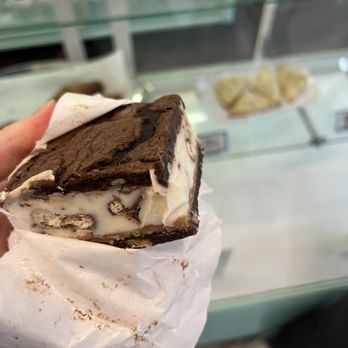 Sugarwitch - Gideon - Desserts Near Me - St. Louis, Missouri