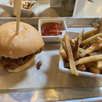Scratch Kitchen & Taproom - Chicken Sandwich - Bars Near Me - Apex, North Carolina