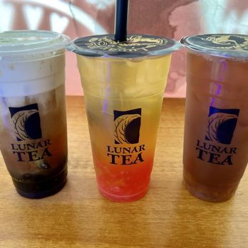 Lunar Tea - Honey Yuzu Jasmine Green Tea with strawberry popping boba 25%, honey yuzu black tea 25% and oolong tea milk cap 25% - Coffee & Tea Near Me - Honolulu, Hawaii