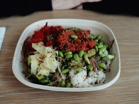 Olia Poke & Tea by null