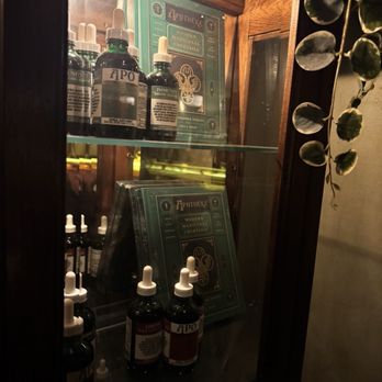 Apotheke Nomad - Cocktail Bars Near Me - New York, New York