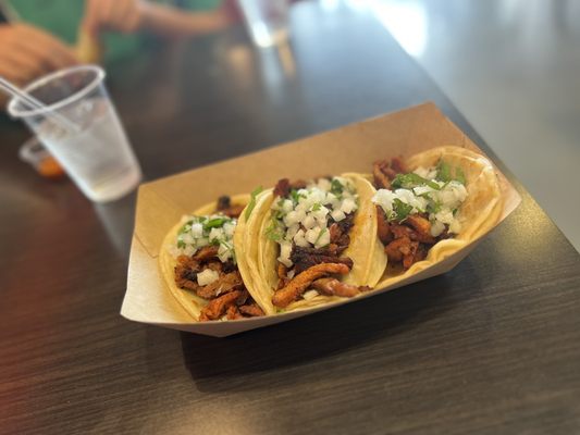 Javi's Tacos by null