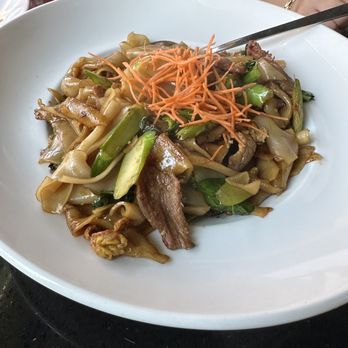 Moom 48 Thai - Pad See U - Asian Fusion Near Me - Pasadena, California Moom 48 Thai - Pad See U - Asian Fusion Near Me - Pasadena, California