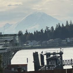 That's A Some Pizza - View of Beautiful Mt. Rainier from restaurant.