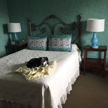 Hofsas House - Very cute room! - Hotels Near Me - Carmel, California