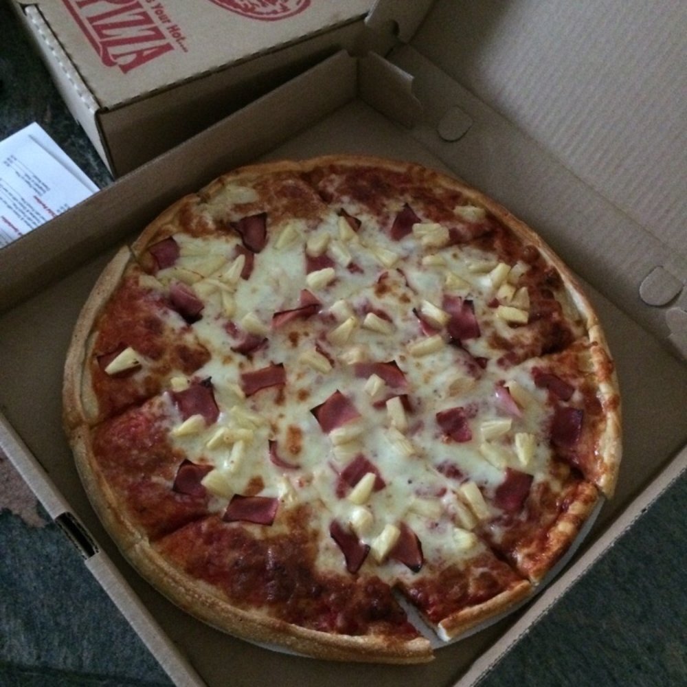 West Main Pizza - Toppings only in the center!!! Boo to that - Pizza Near Me - Plainville, Connecticut
