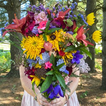 Harmony Harvest Farm - A classic mixed bouquet - Florists Near Me - Weyers Cave, Virginia Harmony Harvest Farm - A classic mixed bouquet - Florists Near Me - Weyers Cave, Virginia