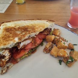 Sweet and spicy chicken sandwich Sweet and spicy chicken sandwich