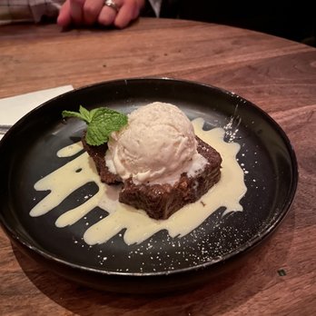 The Dead Rabbit - Guinness Bread Pudding - Cocktail Bars Near Me - New York, New York The Dead Rabbit - Guinness Bread Pudding - Cocktail Bars Near Me - New York, New York
