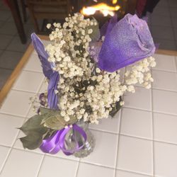 4 Ever Flowers - Beautiful preserved flowers that are over a year old and still hold on to the beauty and color.