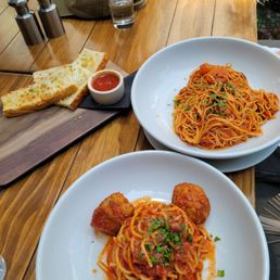 Garlic bread with Spaghetti & Meatballs Garlic bread with Spaghetti & Meatballs