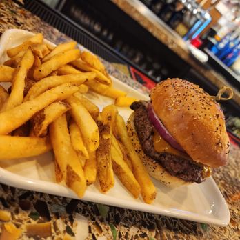 Bonneville Brewery - Cheeseburger with fries - New American Near Me - Tooele, Utah