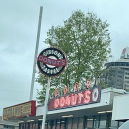 Exterior photo of Gibson's Donuts - Memphis, Tennessee Exterior photo of Gibson's Donuts - Memphis, Tennessee