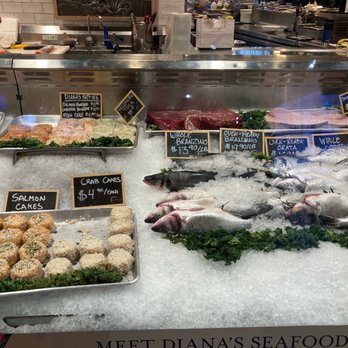 Eataly - Yorkville - Fresh fish and seafood - Italian Near Me - Toronto, Ontario Eataly - Yorkville - Fresh fish and seafood - Italian Near Me - Toronto, Ontario