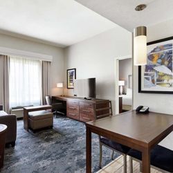 Homewood Suites by Hilton Champaign-Urbana - Guest room