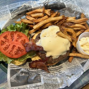 Hang Ten Grill - Hang Ten Burger - American Near Me - Carolina Beach, North Carolina Hang Ten Grill - Hang Ten Burger - American Near Me - Carolina Beach, North Carolina